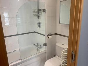 Central Liverpool Apartment-Sleeps 6-Free Parking