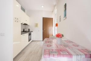 Rainbow Marina Apartment img1