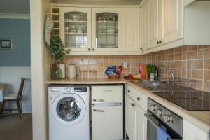 South Devon - River Dart Views - Free Parking - Pet Friendly