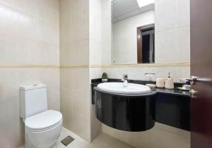 Livbnb-High Rise 1BR with Balcony Near Barasti Beach