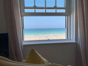 4 Crusoes - beachside apartment
