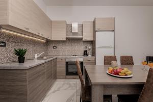 Katsaros Luxury Apts 5 min walk to beach