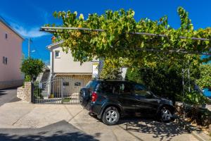 Apartments Dinka Vantačići