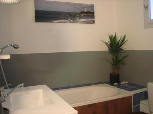 B&B / Chambres d'hotes Les pierres blanches : photos des chambres