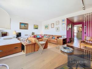 Le Renaudot - Poitiers Centre - 70s - La Conciergerie