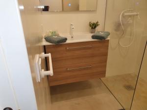 Marina View Empuriabrava - Appartement sud-ouest au canal avec terrasse