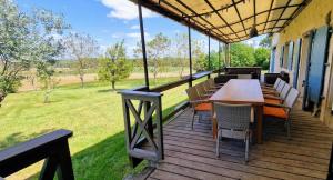 Maison Neuve, relaxing countryside home with pool