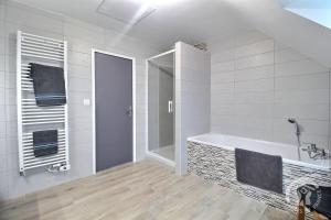 Maisons de vacances La grange du petit kernon : photos des chambres