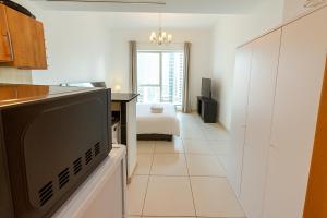 Deluxe Studio for Rent at Marina View Towers