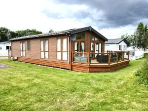 Bluebell Luxury 2 Bedroom Lodge at Southview Holiday Park - Thorpe Saint Peter