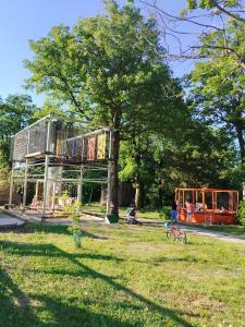 Campings Camping Domaine de Senaud : photos des chambres