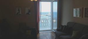 Caracciolo Seafront Charme Home