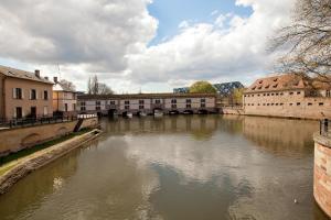 Appart'hotels Sejours & Affaires Strasbourg Kleber : photos des chambres