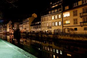 Appart'hotels Sejours & Affaires Strasbourg Kleber : photos des chambres