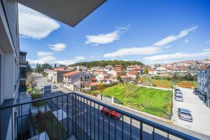 Apartment Nena - Spacious apartment with Balcony and Free parking