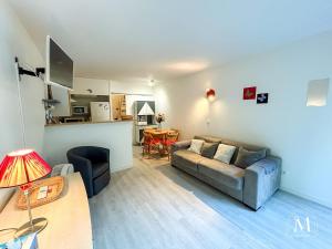 Studio avec jardinet dans résidence avec piscine