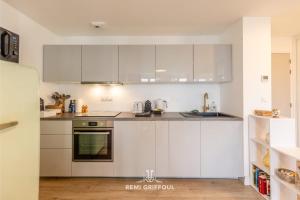 Appartements Magical Rooftop Views Historic City Center 2 guests : photos des chambres