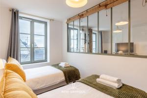 Appartements Magical Rooftop Views Historic City Center 2 guests : photos des chambres