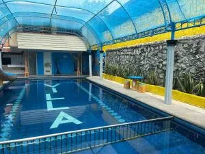 Villa RN 1 Private Resort - Calamba