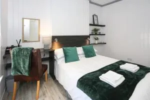 OYO Queens Quarter - 邓甘嫩