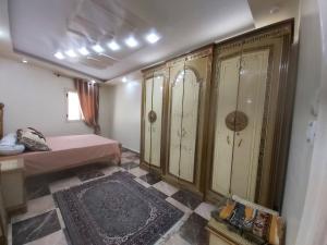 شقةللايجار المفروش ميامي علي البحر مباشرة