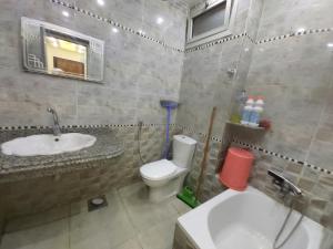 شقةللايجار المفروش ميامي علي البحر مباشرة