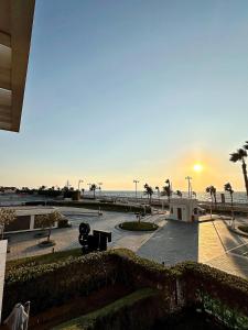 AURA -Direct Seafront 2BR-Palm