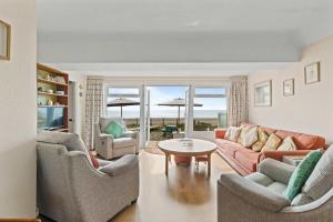 The Coastal Crab - Family-Friendly Three-Bed Beach House in Pevensey