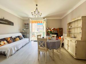 T2 sur le port de Sanary avec garage