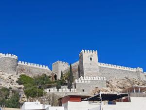 Casita la paloma bonita del pescador hasta 5 personas en el casco antiguo la médina centro almeria bajo alcazaba terraza buena vista parking privado y sabanas en opción