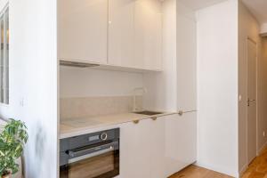 Cozy Faubourg St Martin retreat