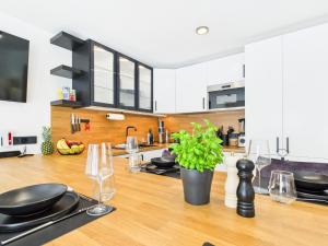 Premium-Ferienwohnung in Seenähe mit Vollausstattung & Terrasse