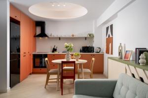 North by Urbanesq Cortina I