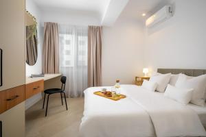 North by Urbanesq Cortina I