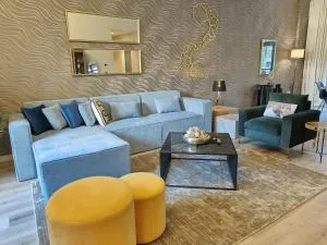 Luxury 2 BD, A Midtown Quintessential Community - 古城扎耶德