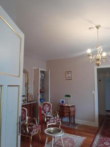 Appartements VUE DE REVE chambre dans APPARTEMENT DE STANDING - vous faites le menage-Very good prices but you have to cle-an th-e flat : photos des chambres