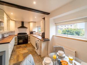 Cosy 2 Bed Terrace Peaceful Village location - Pass the Keys