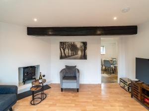 Cosy 2 Bed Terrace Peaceful Village location - Pass the Keys