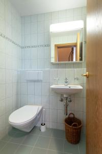 Cozy Central Duplex Garden & Family Comfort