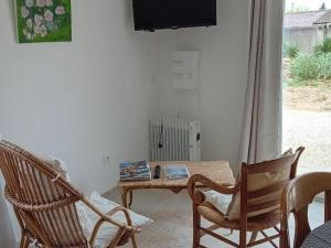 Appartements Studio moderne avec WiFi et parking a Baignes - FR-1-653-270 : photos des chambres