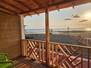 TUPTUP Resto & Resort - Ināni