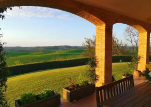Villa Giulia, a splendid farmhouse in the Marche region