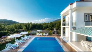 Four Seasons 1 - Ovacik