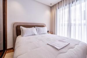 Design 1BR Living Home M5 Stadium Balcony & Private Parking