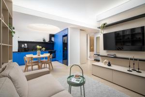 North by Urbanesq Cortina H