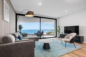 Oceanfront Elegance Madeira Retreat
