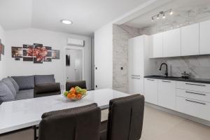 Adults only Guesthouse Villa Samantha by Irundo