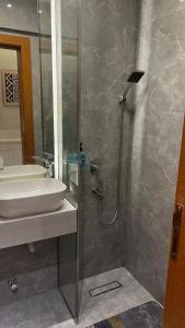 شقة القاهرة