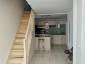 Gruissan - T2 Mezzanine Climatisé - 6 Pers - Parking Proche Plage - FR-1-796-87