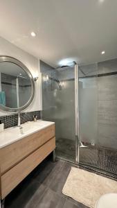 Paradou on the beach, amazing view, 3 beds